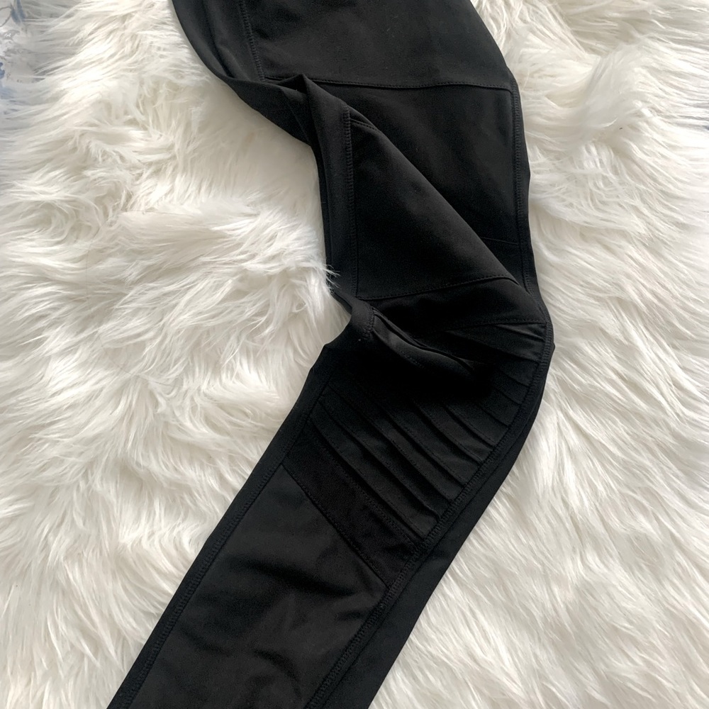 IBL// Moto leggings
